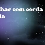 Sonhar com corda preta
