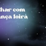 Sonhar com criança loira