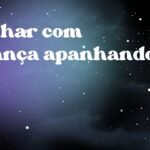 Sonhar com criança apanhando
