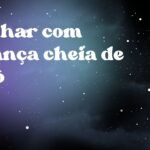 Sonhar com criança cheia de cocô