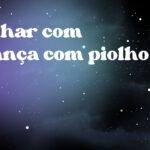 Sonhar com criança com piolho