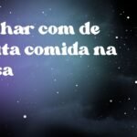Sonhar com de muita comida na mesa
