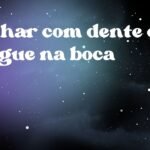 Sonhar com dente e sangue na boca