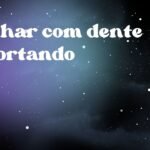 Sonhar com dente entortando