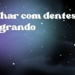 Sonhar com dentes sangrando
