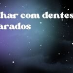 Sonhar com dentes separados