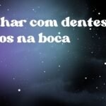Sonhar com dentes soltos na boca