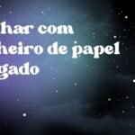 Sonhar com dinheiro de papel rasgado