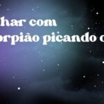 Sonhar com escorpião picando o pé