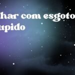 Sonhar com esgoto entupido