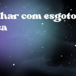 Sonhar com esgoto fossa