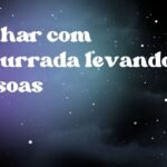 Sonhar com enxurrada levando pessoas