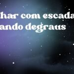 Sonhar com escada faltando degraus